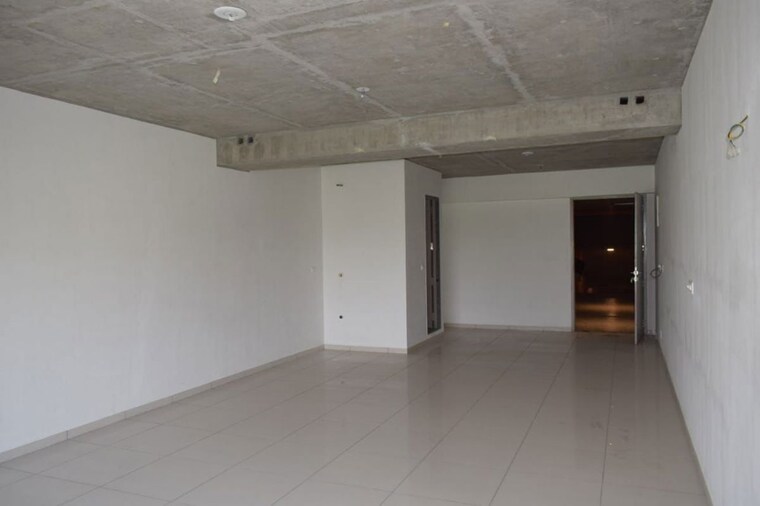 Room, sun-westbank Commercial Office Space 1000 Sq.Ft. In Navrangpura Ahmedabad 10157767