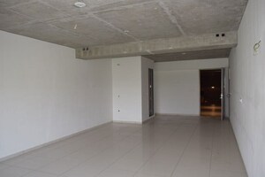 Room in  Office Space at Sun Westbank, Navrangpura – for Rent