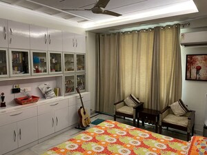 Bedroom in 4 BHK Apartment at Alaknanda Society, Sector 56 – for Rent
