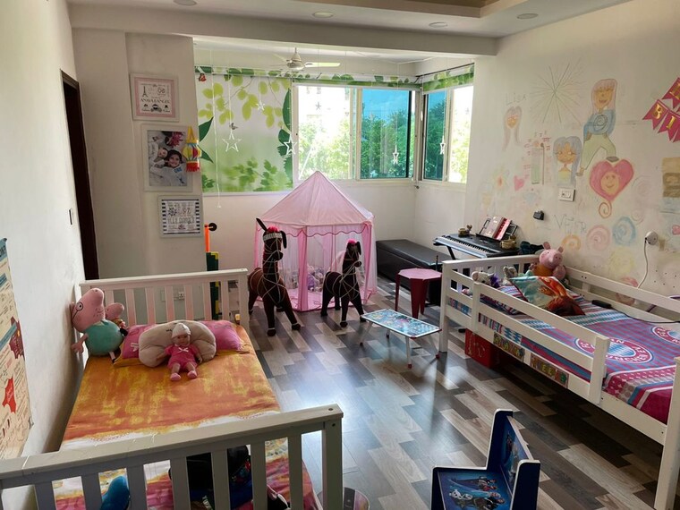 Master Bedroom, alaknanda-society 4 Bedroom 3000 Sq.Ft. Apartment In Sector 56 Gurgaon 10157806