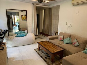 Living Room in 4 BHK Apartment at Alaknanda Society, Sector 56 – for Rent