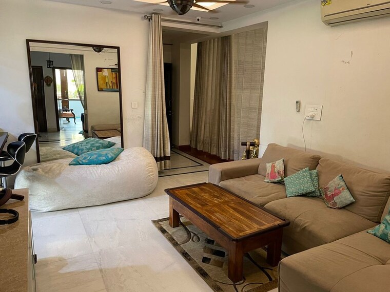 Living Room, alaknanda-society 4 Bedroom 3000 Sq.Ft. Apartment In Sector 56 Gurgaon 10157806