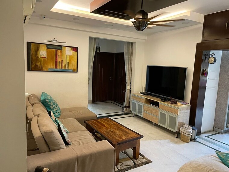 Living Room, alaknanda-society 4 Bedroom 3000 Sq.Ft. Apartment In Sector 56 Gurgaon 10157806