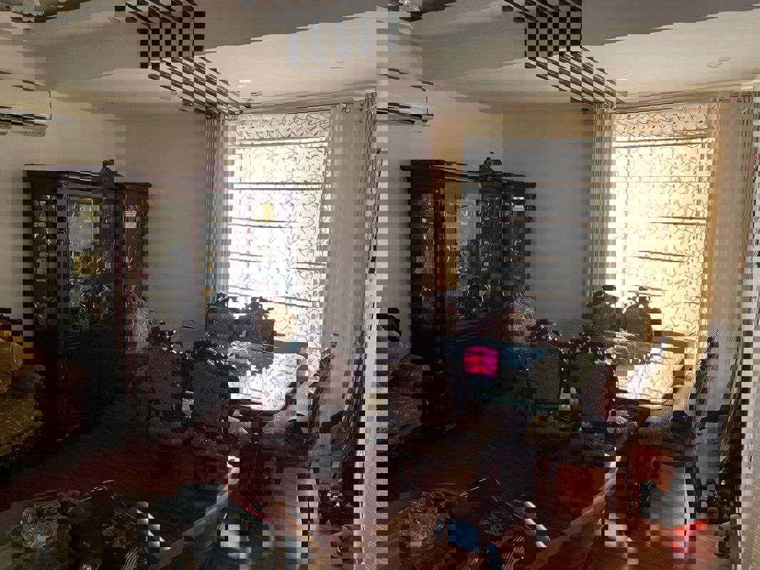 4 BHK 3000 Sq.Ft. Apartment in Alaknanda Society