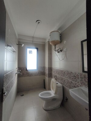 Bathroom in 1 BHK Builder Floor at Sector 45 – for Rent