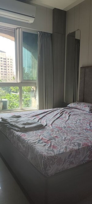 Bedroom in 2.5 BHK Apartment at Heranadani Meadows Gemini, Ghodbunder Road – for Rent