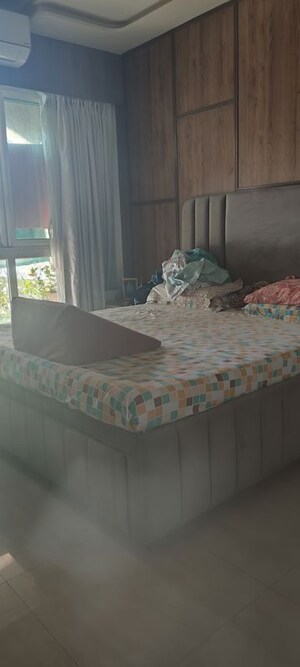 Bedroom in 2.5 BHK Apartment at Heranadani Meadows Gemini, Ghodbunder Road – for Rent