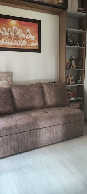 Bedroom in 2.5 BHK Apartment at Heranadani Meadows Gemini, Ghodbunder Road – for Rent