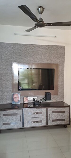 Furnished Amenities in 1 BHK Apartment at Lal Bahadur Shastri Nagar – for Sale