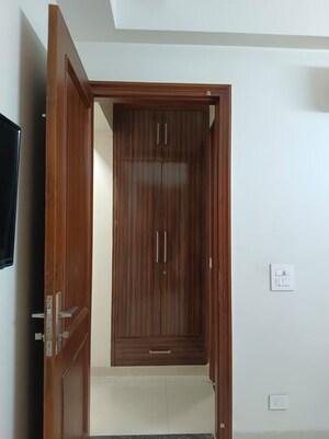 Building Lobby in 3 BHK Builder Floor at Sector 45 – for Rent