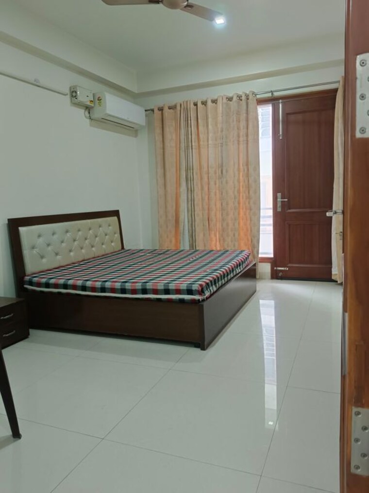 Bedroom, sector 45 3 Bedroom 2200 Sq.Ft. Builder Floor In Sector 45 Gurgaon 10157832