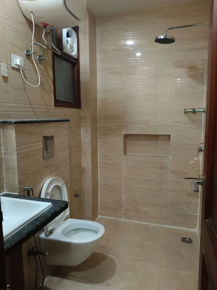 Bathroom, sector 45 3 Bedroom 2200 Sq.Ft. Builder Floor In Sector 45 Gurgaon 10157832