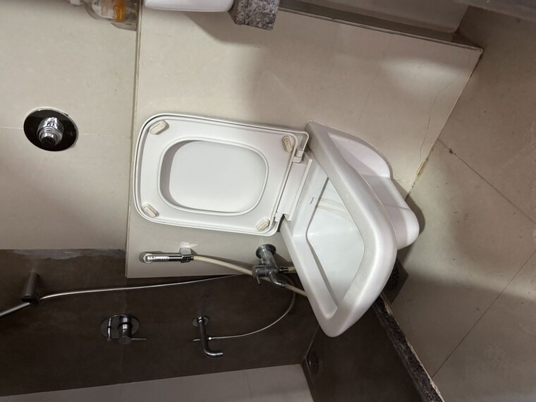 Bathroom, harasiddh-viraaj 1 Bedroom 427 Sq.Ft. Apartment In Malad East Mumbai 10157845