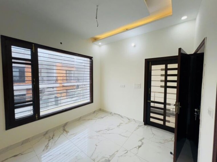 Room, sunny enclave 3 Bedroom 100 Sq.Yd. Independent House In Sunny Enclave Mohali 10157898