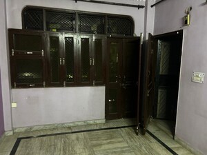 Room in 2 BHK Independent House at Alpha 1 RWA, Alpha 1 Greater Noida – for Rent