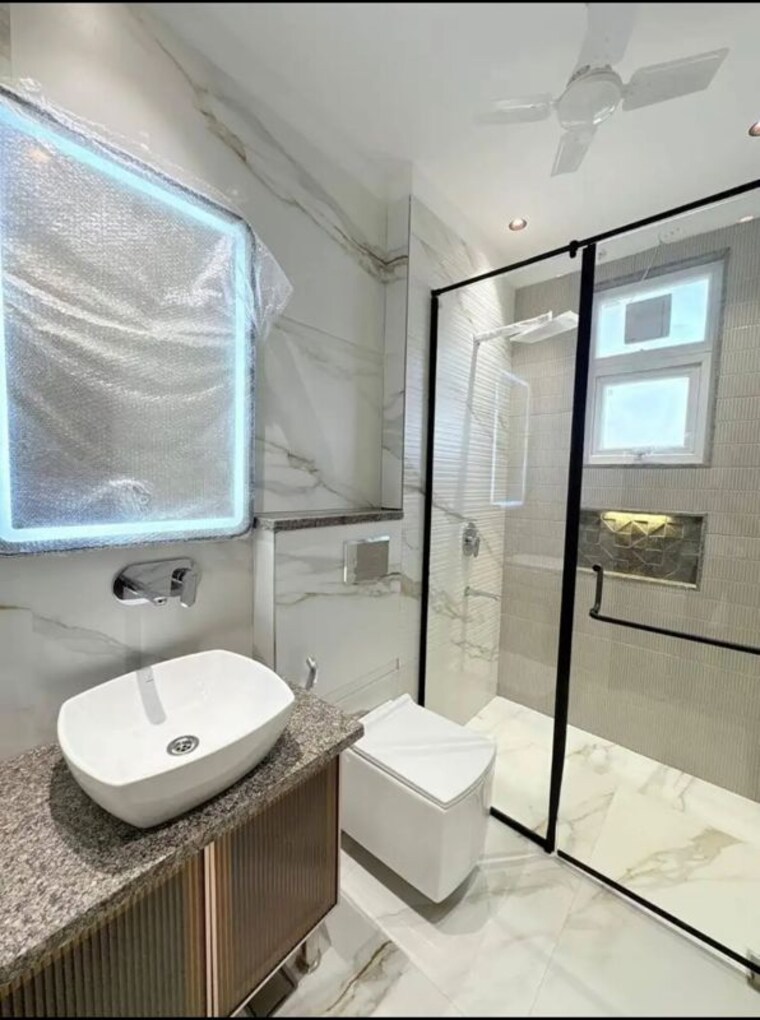 Bathroom, chattarpur 3 Bedroom 1500 Sq.Ft. Builder Floor In Chattarpur Delhi 10157912