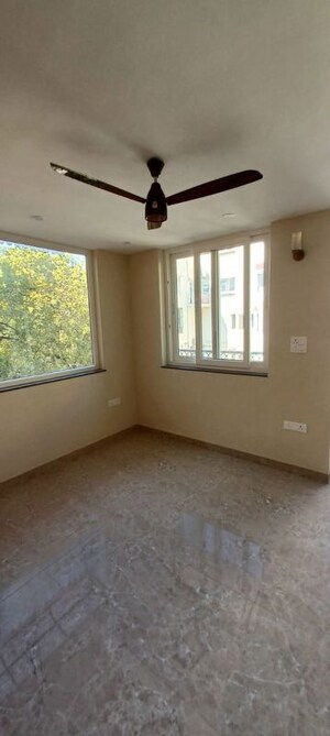 Room in 3 BHK Apartment at Vasant Kunj – for Rent