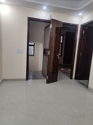 Room in 2 BHK Builder Floor at AS Tower, Sector 45 – for Rent