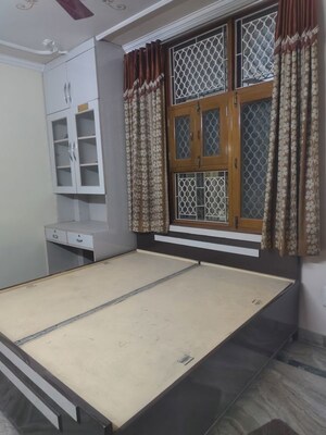 Room in 2 BHK Apartment at Sarita Vihar – for Rent
