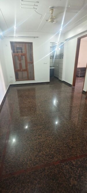 Room in 2 BHK Builder Floor at AS Tower, Sector 45 – for Rent
