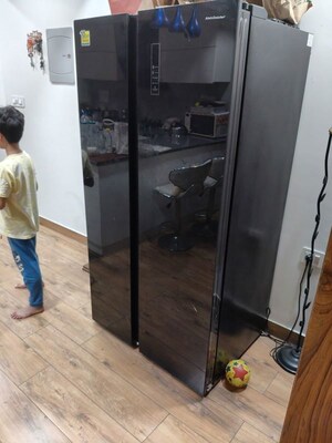 Furnished Amenities in 4 BHK Apartment at Vasant Kunj – for Rent