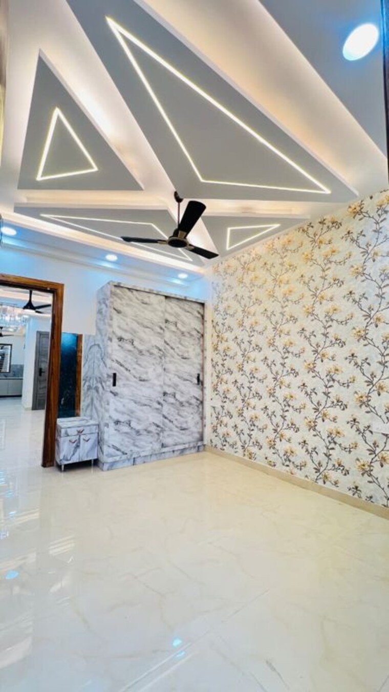 Bedroom, bptp-district 3 Bedroom 150 Sq.Yd. Builder Floor In Sector 81 Faridabad 10157995