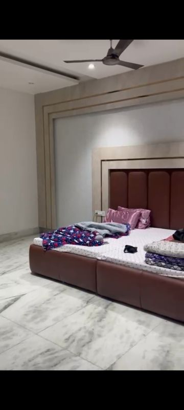 2 BHK + Extra Room Independent House For Rent in RWA Apartments Sector 26