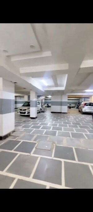 Parking in 2 BHK Builder Floor at Dwarka Mor – for Sale