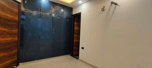 Room in 3 BHK Builder Floor at Sector 45 – for Rent