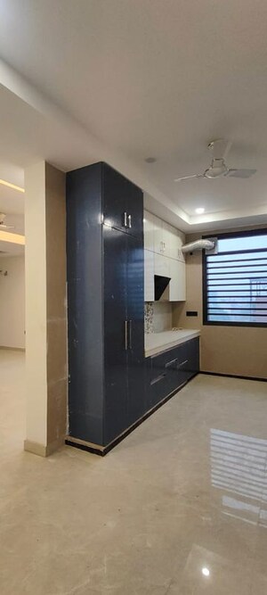 Kitchen in 3 BHK Builder Floor at Sector 45 – for Rent