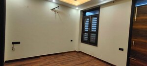 Room in 3 BHK Builder Floor at Sector 45 – for Rent