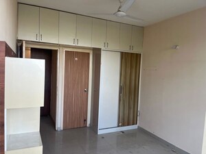 Room in 2 BHK Apartment at Signature Global Prime, Sector 63a – for Rent
