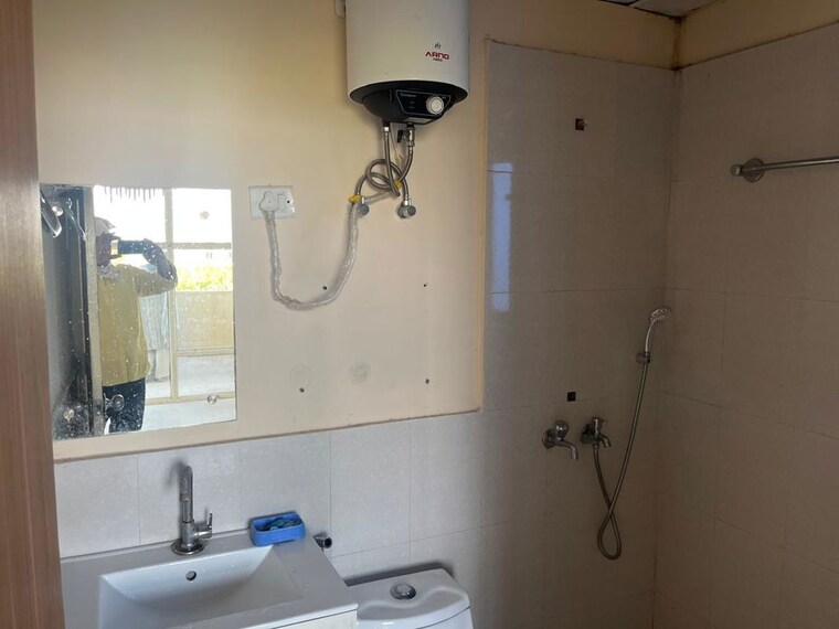 Bathroom, signature-global-prime 2 Bedroom 800 Sq.Ft. Apartment In Sector 63a Gurgaon 10158017