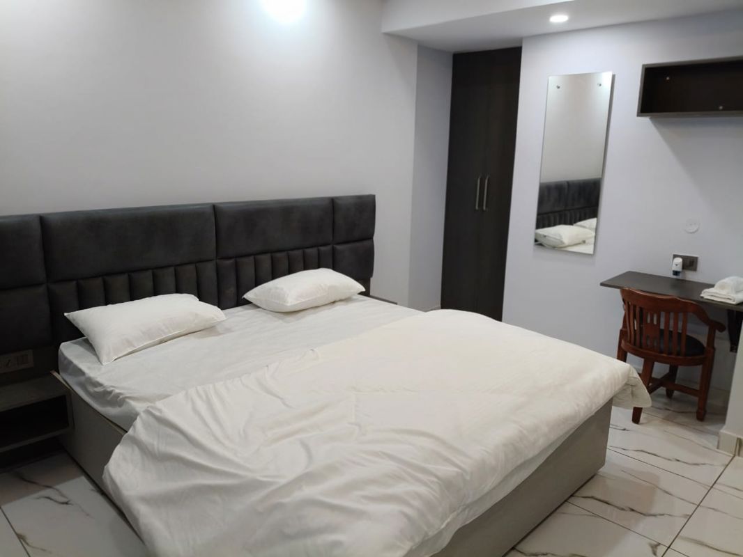 1 BHK Builder Floor For Rent in Sector 45