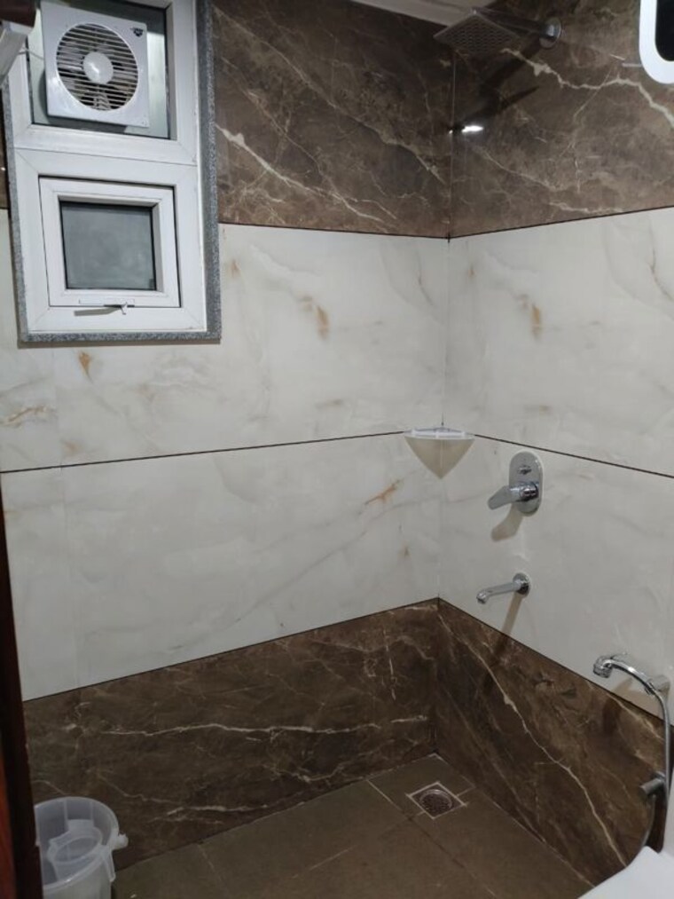 Bathroom, sector 45 1 Bedroom 1200 Sq.Ft. Builder Floor In Sector 45 Gurgaon 10158022