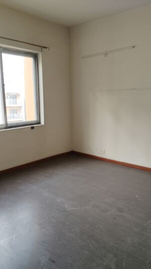 Room in 3 BHK Apartment at BPTP Park Grandeura, Sector 82 – for Rent