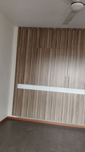 Furnished Amenities in 3 BHK Apartment at BPTP Park Grandeura, Sector 82 – for Rent