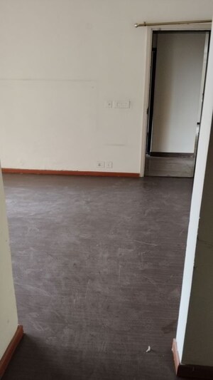 Room in 3 BHK Apartment at BPTP Park Grandeura, Sector 82 – for Rent