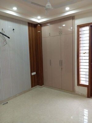 Room in 3 BHK Builder Floor at RPS Palm Drive, Sector 88 – for Sale