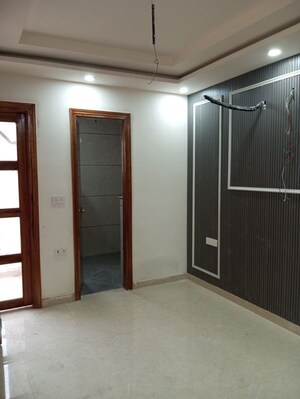 Room in 3 BHK Builder Floor at RPS Palm Drive, Sector 88 – for Sale