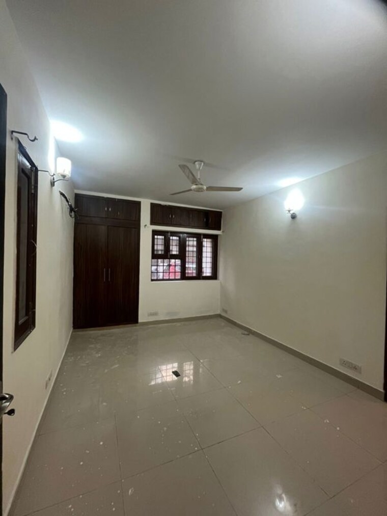 Room, vasant kunj 3 Bedroom 1800 Sq.Ft. Apartment In Vasant Kunj Delhi 10158029