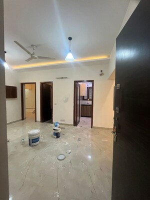 Room in 3 BHK Apartment at Vasant Kunj – for Rent