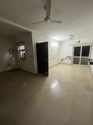 Room in 3 BHK Builder Floor at Parklands, Sector 85 – for Rent