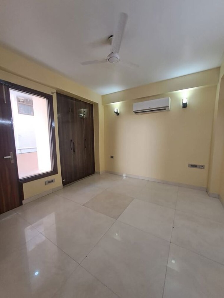 Room, sector 45 3 Bedroom 2500 Sq.Ft. Builder Floor In Sector 45 Gurgaon 10158046