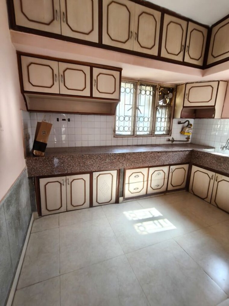 Kitchen, vasant kunj 3 Bedroom 1500 Sq.Ft. Apartment In Vasant Kunj Delhi 10158052