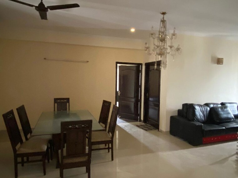 Living Room, golf-gardenia 3.5 Bedroom 1850 Sq.Ft. Apartment In Alpha Ii Greater Noida Greater Noida 10158063