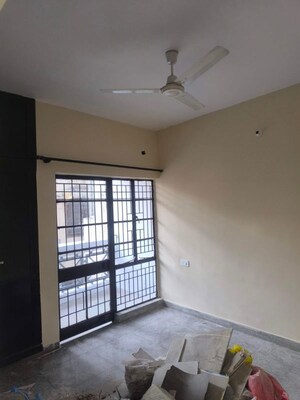 Room in 2 BHK Apartment at Vasant Kunj – for Rent