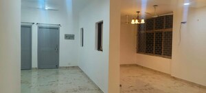 Room in 3 BHK Apartment at Vasant Kunj – for Rent