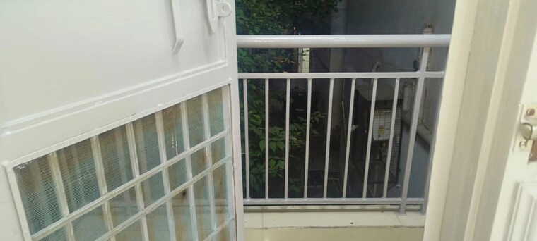 Balcony, vasant kunj 3 Bedroom 2500 Sq.Ft. Apartment In Vasant Kunj Delhi 10158079