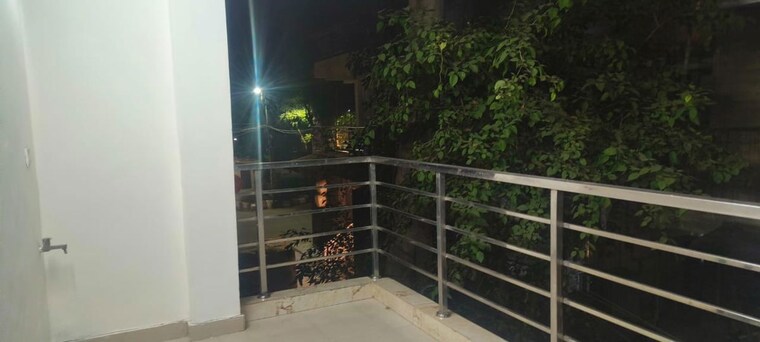 Balcony, vasant kunj 3 Bedroom 2500 Sq.Ft. Apartment In Vasant Kunj Delhi 10158079